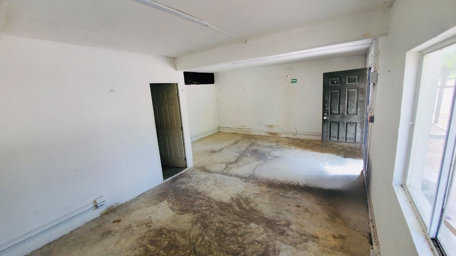 Oficina B interior izquierda